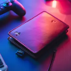 PS Plus na Eneba: Jak kupić taniej? Poradnik oszczędzania