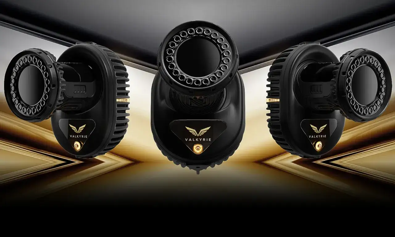 Trzy czarne urządzenia z logo Valkyrie, gotowe do precyzyjnego motion capture.